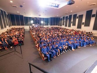 overview of crowd and graduates